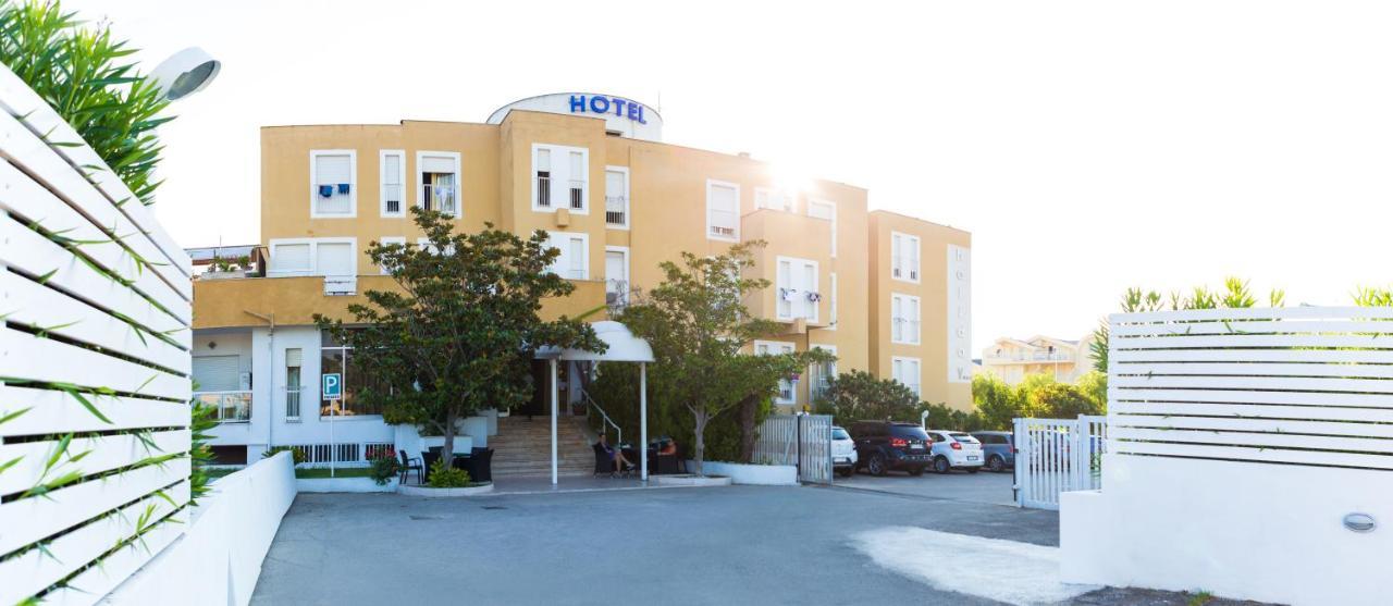 Hotel Holiday Vasto Exterior photo